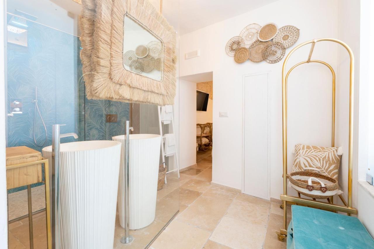 Apulia Charming Suites - Casa Lonfo Suite Sole โมโนโปลี ภายนอก รูปภาพ