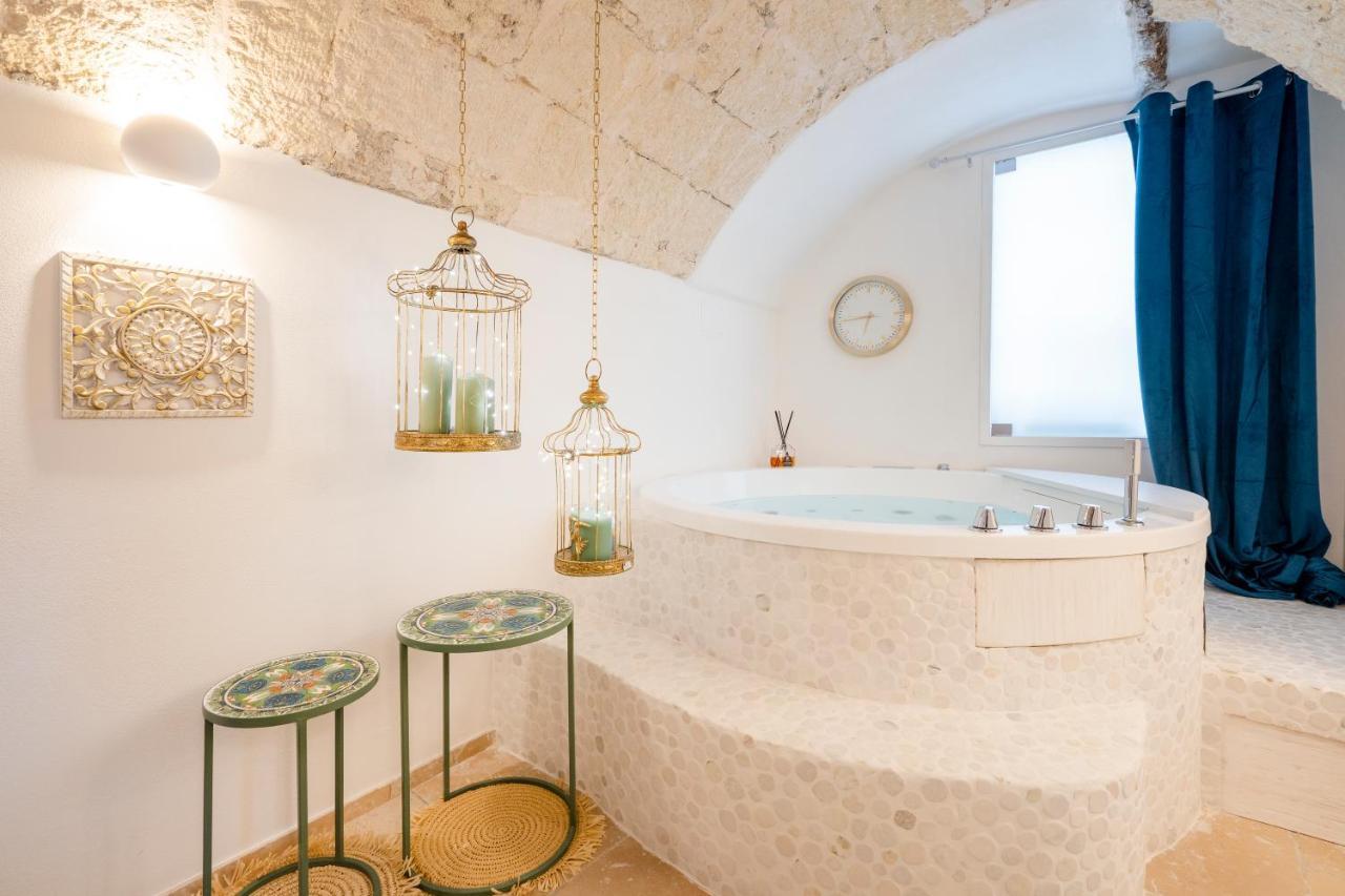 Apulia Charming Suites - Casa Lonfo Suite Sole โมโนโปลี ภายนอก รูปภาพ
