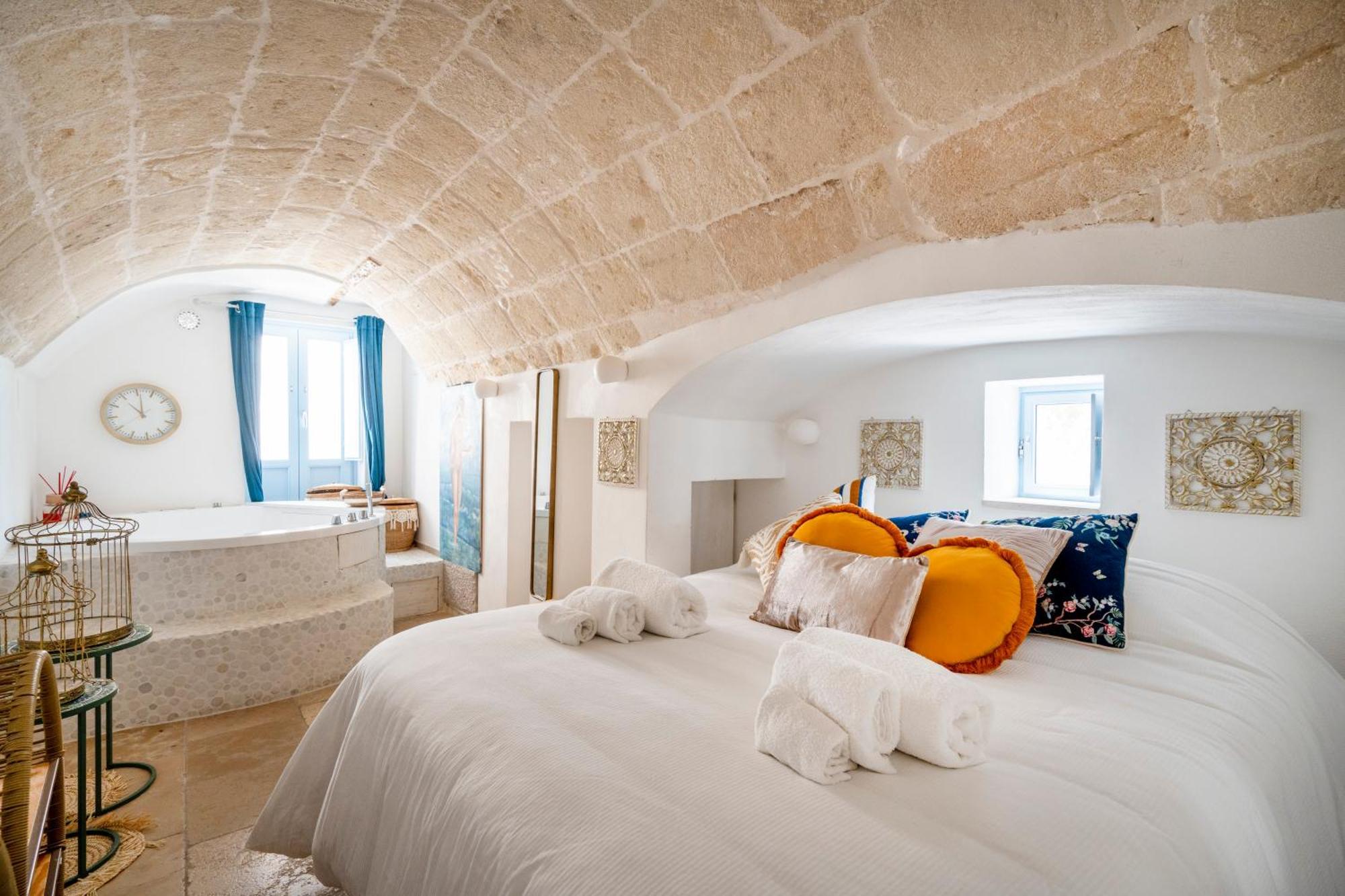 Apulia Charming Suites - Casa Lonfo Suite Sole โมโนโปลี ภายนอก รูปภาพ