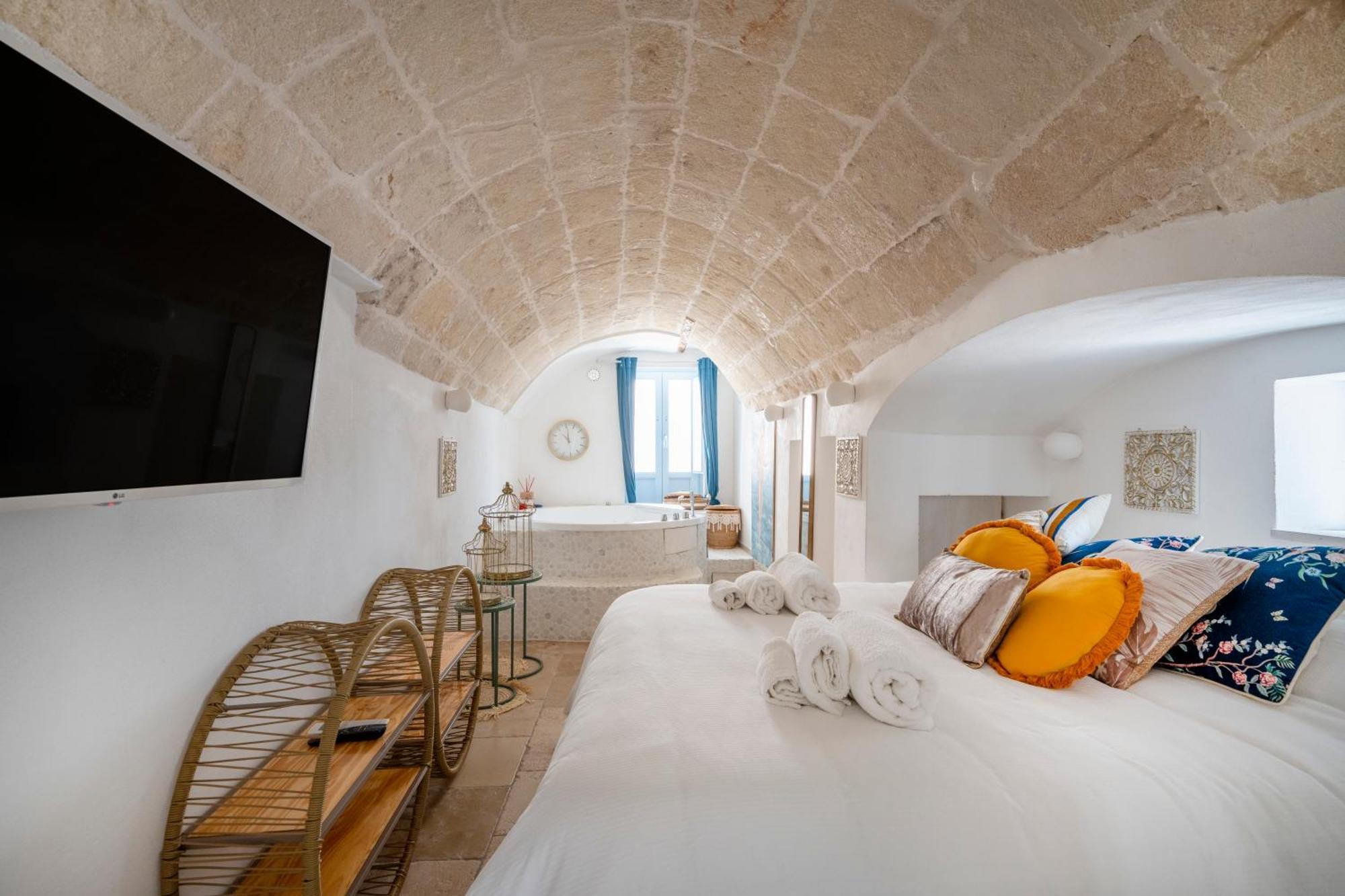 Apulia Charming Suites - Casa Lonfo Suite Sole โมโนโปลี ภายนอก รูปภาพ